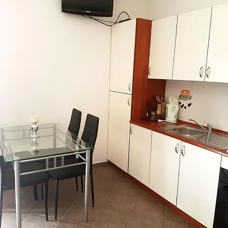 Apartment In Nin With Terrace, Air Conditioning, W-Lan 4473-1 * Nin