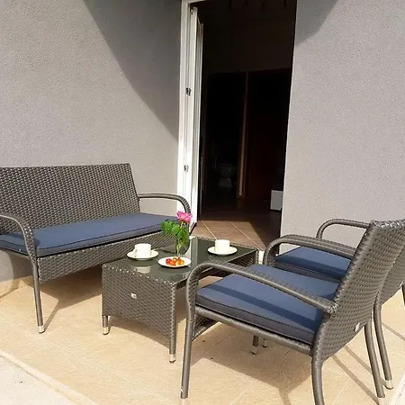 Apartment In Nin With Terrace, Air Conditioning, W-Lan 4473-1
